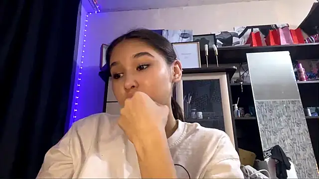 Chat +18 de CatherineForbes ao vivo