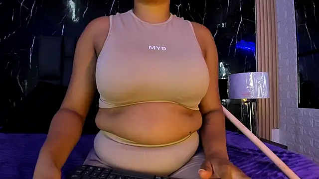 BustyGlow: απευθείας συνομιλία ΧΧΧ