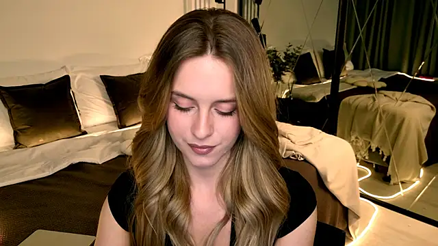 RozzitaBedberry's Live XXX Chat