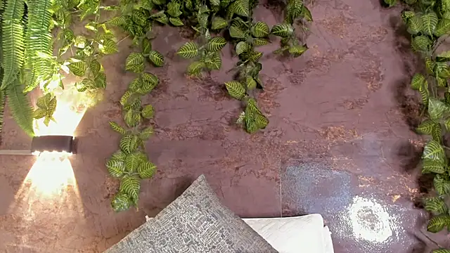 emily_hunter12's Live XXX Chat