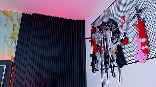 Issafoxx Live XXX Chat