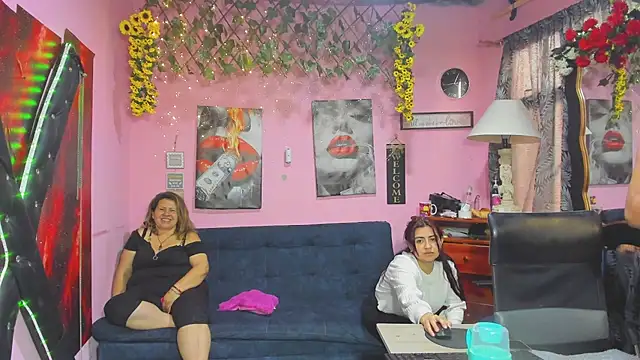 lesbiancuple Webcam Show