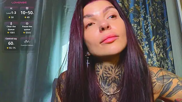 tattooedBabyy 网络视讯表演