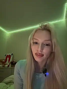 AleksaBlonde Adlı Modelin Canlı XXX Sohbeti