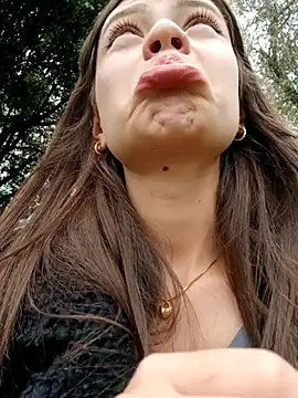 _Isabella-7のウェブカメラショー