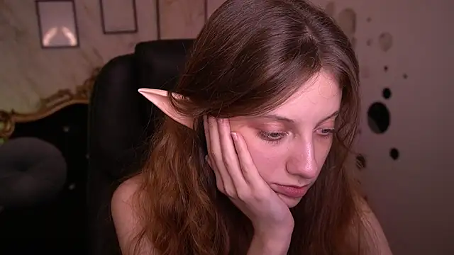 CuteeFoxy's Live XXX Chat