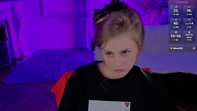 Mickey_Milk Adlı Modelin Canlı XXX Sohbeti