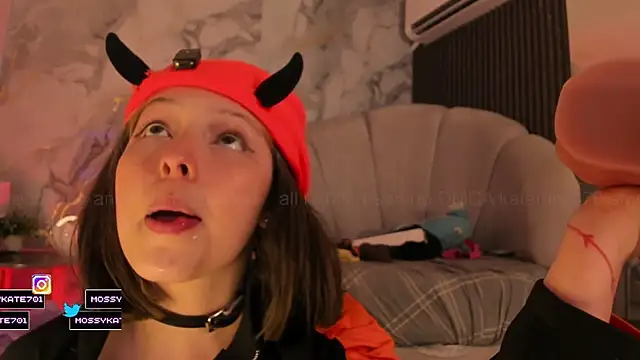 Katemoss70: онлайн-секс-чат