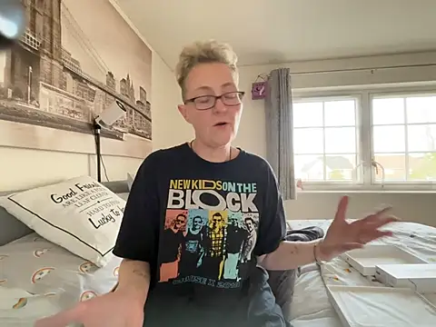 Curvy-Jinx Chat XXX live