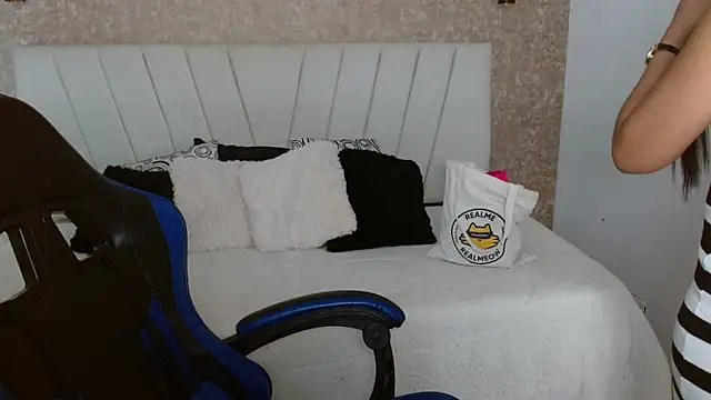 AliceSmity_ Obrolan Langsung XXX