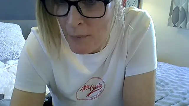 hannyj80 Webcam show