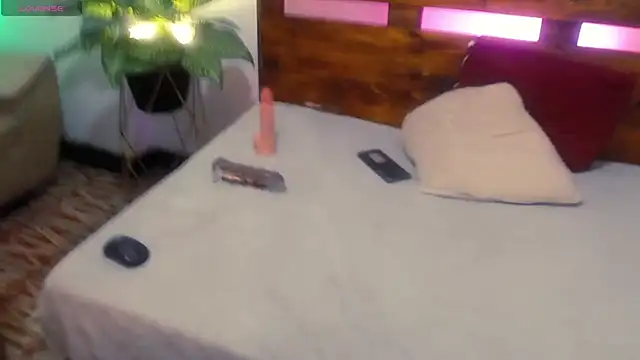 Yeseniaa25_'s Live XXX Chat