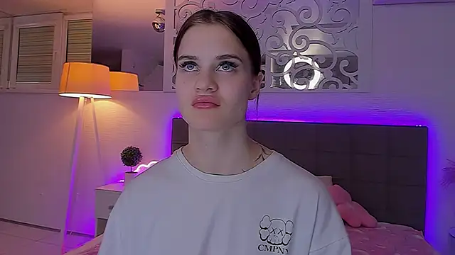 LuisaClover's Live XXX Chat