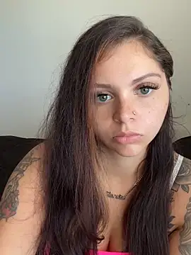 Tattedphoenix Show in webcam