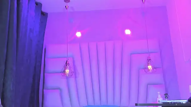 AngelaaCute_ Chat XXX in diretta