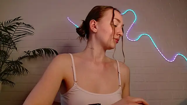 WhitePrincessLuna's Live XXX Chat