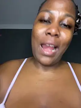 Sexycandyxxx: διαδικτυακό σόου στην κάμερα