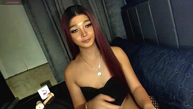 TrinityFucksYou Show in webcam