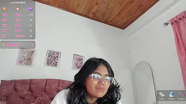 luna_velveth's Live XXX Chat