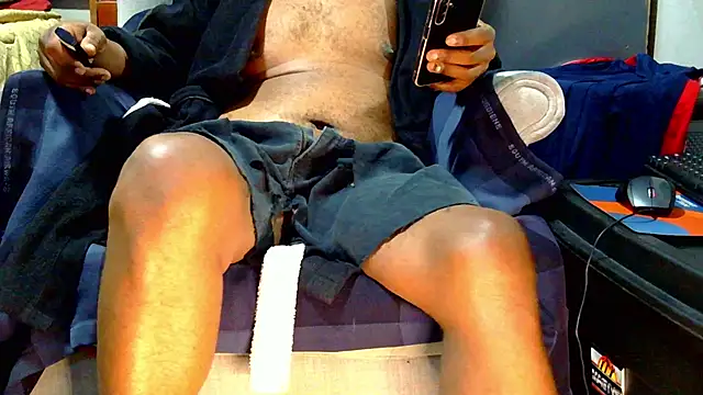 CharlesBlk-79 Show Webcam