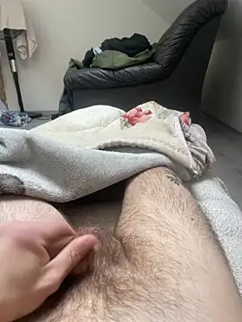 tomasek28: διαδικτυακό σόου στην κάμερα