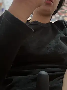 Nora_0: δ ιαδικτυακό σόου στην κάμερα