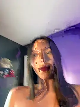 Adalyn_Cute Adlı Modelin Canlı XXX Sohbeti