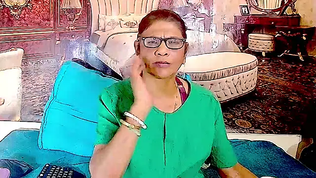 Živý XXX chat IndianAllure