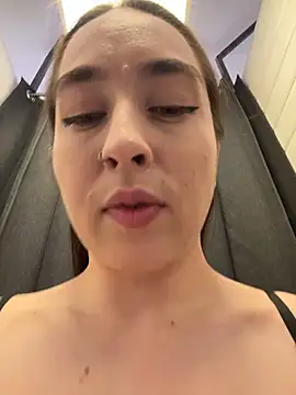 Chat XXX en directo de Holly_Play