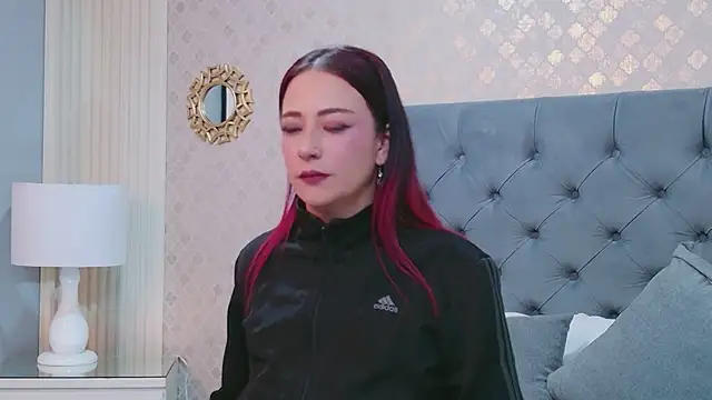 TaniaBlaze: онлайн-секс-чат