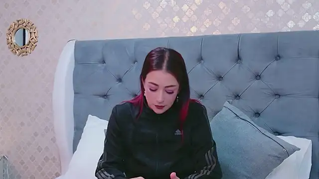 TaniaBlaze Adlı Modelin Canlı XXX Sohbeti