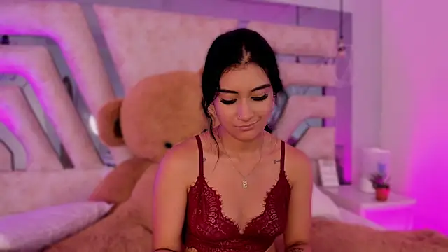 KatherineRuiz_ Adlı Modelin Canlı XXX Sohbeti