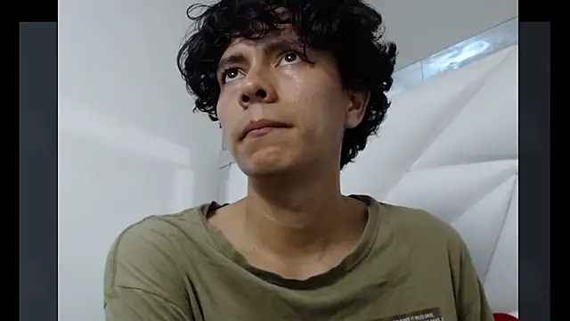 Shirowitheb élő XXX-chatje