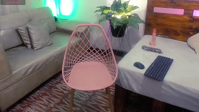 Yeseniaa25_'s Live XXX Chat