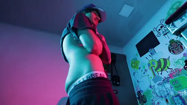 trieone 现场XXX聊天