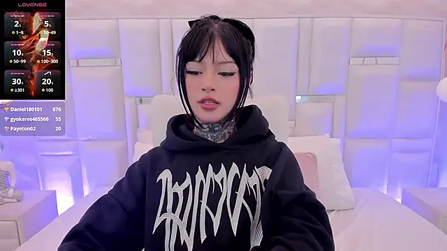 doll__bella Show in webcam