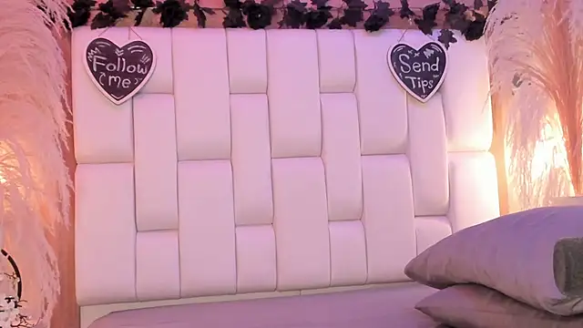 Daphne_And_Roger's Live XXX Chat