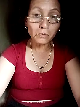 Chatroom XXX en direct de Cucci07