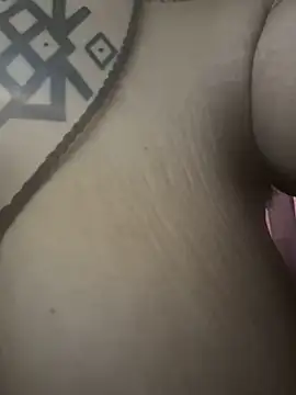 nickytheehawtie: απευθείας συνομιλία ΧΧΧ