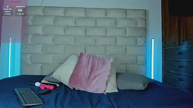 Živý XXX chat HollyGrey_