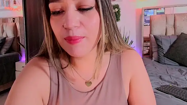 Dulce_Morrys Chat XXX in diretta