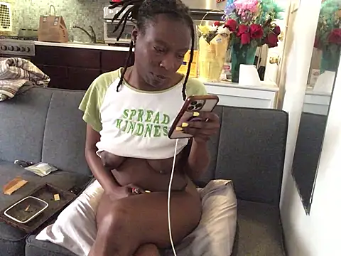 littyleesh1's Webcam Show