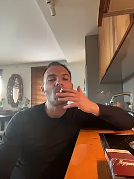 Adventurehotman Show Webcam