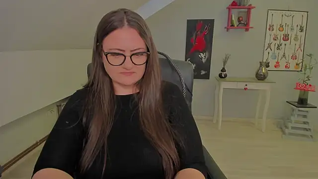 MistressDarrah 即時 XXX 聊天