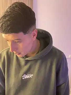 Goldenknight33 live XXX chat