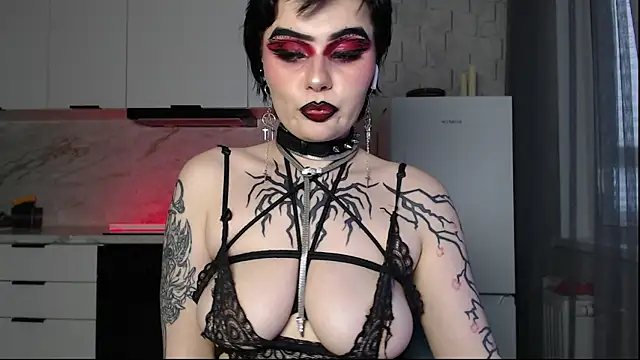 IntrigueYourDay's Live XXX Chat