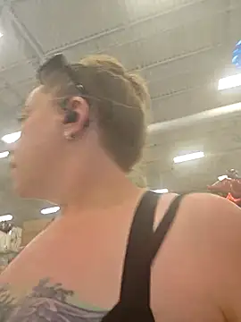 Pokazy przed kamerką – julimonroe