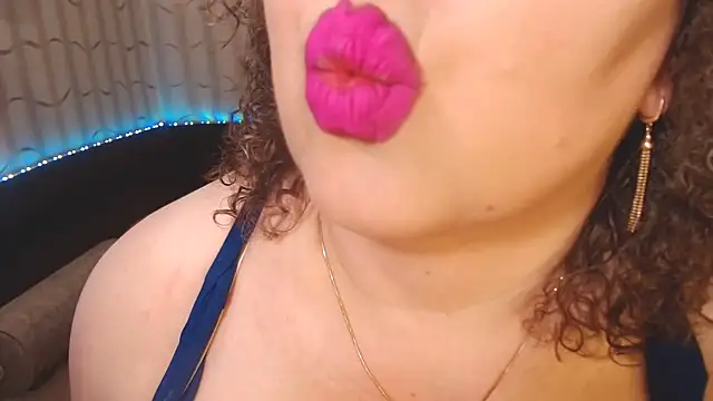 Webkamerová show BustyKatty