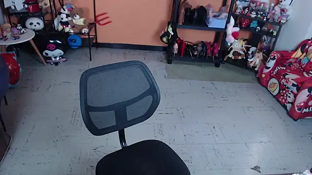 MissMiia2: онлайн-секс-чат