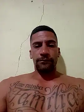 Show de adriabis013 na webcam